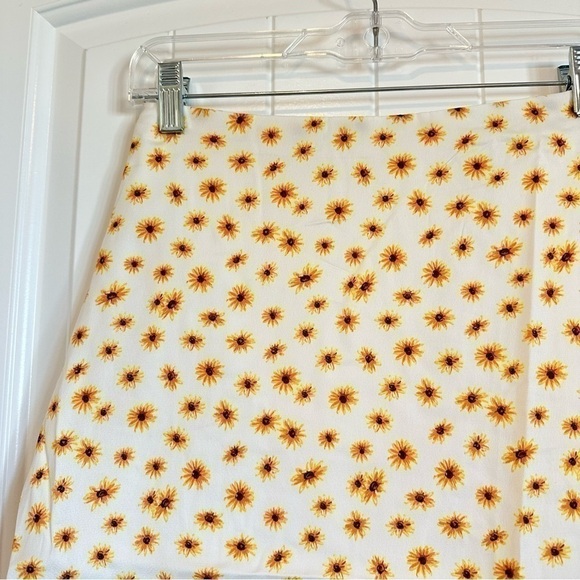 NWT WeWoreWhat mini slip skirt in daisy print women XS - Picture 2 of 11
